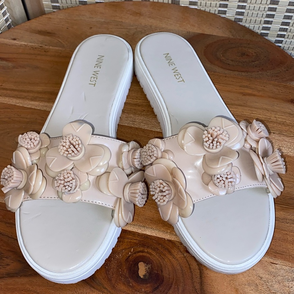 🔶Nine West Relly Embellished Jelly Slide 3D  Floral Sandals Size 9M